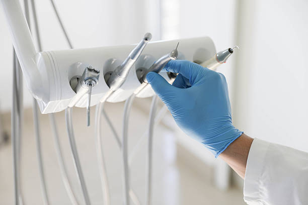 Professional Tooth Extraction technician working in Seis Lagos, TX